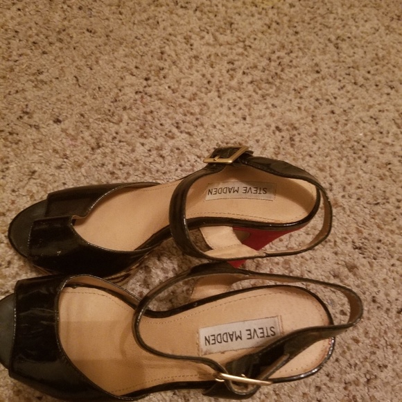 Heels - Picture 3 of 4